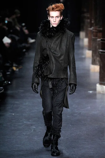 Look 12